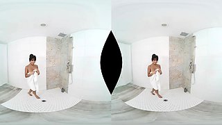 Ember Snow - The Best Massage - Footsiebay