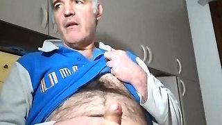 A Nice Cumshot Before Going to Sleep!