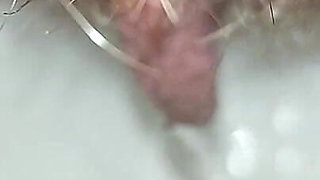 Housewife Pee