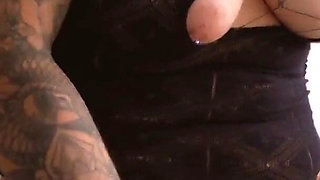 MILF Masturbates with Her Sex Machine Until She Explodes in a Huge Squirt