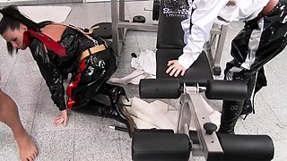 Blowjob loving brunette amateur sucks dick of lucky dude