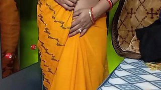Indian Beautiful Bhabhi Removing Her Sari.