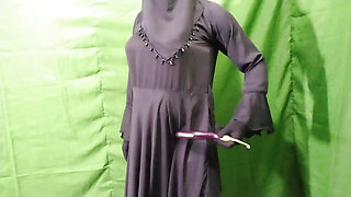 Indian housewife masturbating and talking dirty in the bedroom