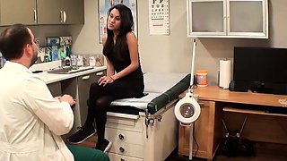 Alexa Chang goes to a perverted gynecologist