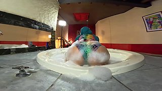 Pussy To Mouth In The Jacuzzi With Mia Niqab