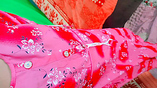 Very hot Big Stepsister Ne Apne Chote Stepbrother Ko Seduce Kiya Aur Apni Chut Marvayi Lund Chusa