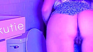 Sometimes a Kutie Has to Shake a Booty Before Having a Good Pee!