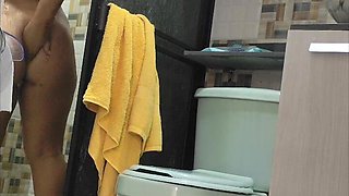 Looking at My Egyptian Stepmom While She Bathes, Real Sex