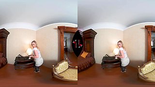Posh Pussy in Panties - StockingsVR