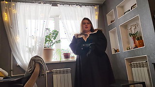 Mistress BBW Vamp in Leather Gloves Does Hanjob with Elements of Blowjob