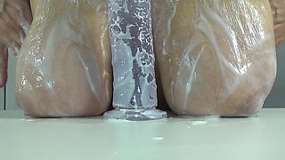 Big Hanging Tits in Milk