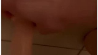 Im Taking A 20cm Cock In My Pussy!