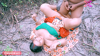 Hot Outdoor Sex with Desi Indian Bhabhi