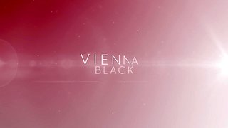 Scrubbing His Stress Away With Chad White, Vienna Black - Brazzers