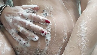 I record my wife in the shower