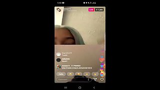 LightSkin Teen Twerks and Squirts on IG Live - Big Ass Action