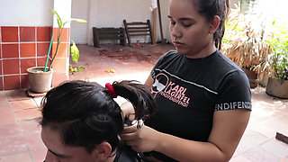Cameraman TAKES FREE PHOTOS IN EXCHANGE FOR A FREE HAIRCUT AND A FUCK