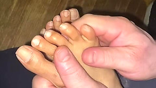 Melove Getting Her Sexy Feet and Long Toes Massaged by Naelor