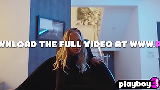 Big bum blond mom showing of hottie body