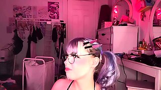 Amateur Webcam Teen Flashes Masturbates