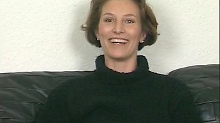 Milf Tauscht Dildo Gegen Schwanz