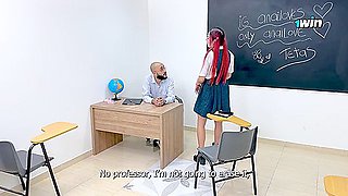 Inocente Estudiante Es Follada Por Su Profesor En El Salon De Clase Y La Bana Con Su Leche