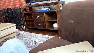 Stepmom Lacey's Helping Hand With Lacey Bender - Brazzers