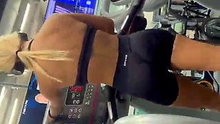 Amateur super hot brunette masturbating 3 mp4