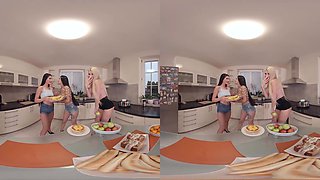 Funny Cooking: Foursome Orgy