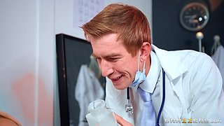 Beauty babe gets her cunt filled by doctor