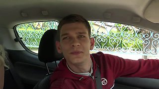 In the middle of the runway, Lily, 32, is beaming! - Jacquie et Michel TV