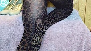 Big boob brunette masturbates on webcam