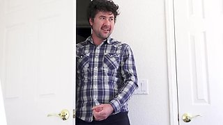 Stepbro is going to bang her from behind to get her off