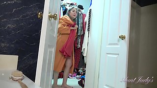 Fucking Your Step-Auntie Grace in the Bathtub POV
