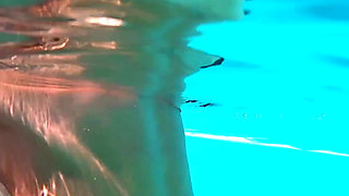 Underwater Fuck in the Pool