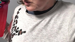 Fancy a chat whilst I fanny about after doing a massive pee in the rather aptly named Niagara Falls?