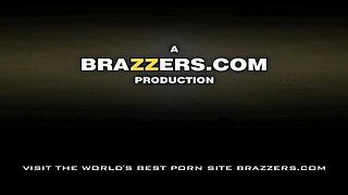 Striptease Shopping With Johnny Castle, Mariah Madysinn - Brazzers