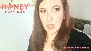 Gorgeous Italian MILF Has A Fantastic Orgasm With Terri From Honeyplaybox