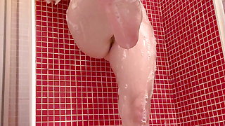 Italian slut showers and squirts. ANDRE LOVE.