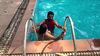 Indian Couple Hot Pool Sex - Full Fucking Video with Deep Throat & Creampie