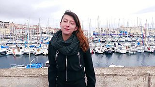 Cat In Mini plays it quits... - Jacquie et Michel TV