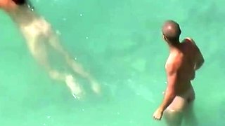 Amateur hottie fucked outdoor in public