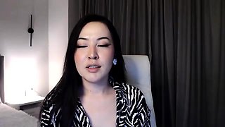 Webcam MILF Beauty Masturbating