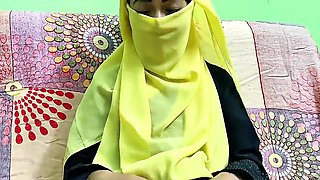 Arab amateur MILF hot video