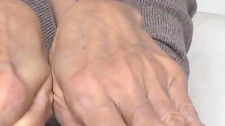 Lady Victoria Valente - Cashmere Outfit, Beautiful Hands, Short Fingernails, Close-ups, JOI, Nipple Play and CBT