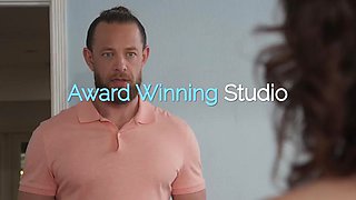 FamilyXXX - Feasting His Eyes On Stepsis Ultra Sexy Perfect Body And Ass Ella Reese