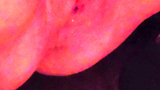 Musclemommy is so horny that she can't stop fucking and squirting herself