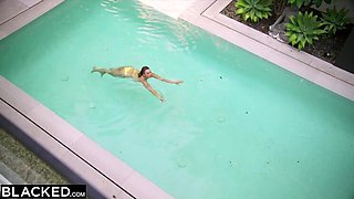 BLACKED Gorgeous Gabbie cheats on boyfriend at the pool