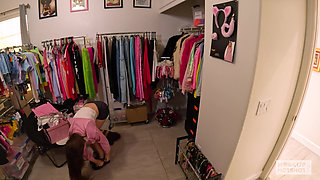 Stunning Slut Juniper Ren Begs to Get Fucked by Nade Nasty!