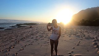 Big ass Thai amateur GF beach visit and homemade sex tape